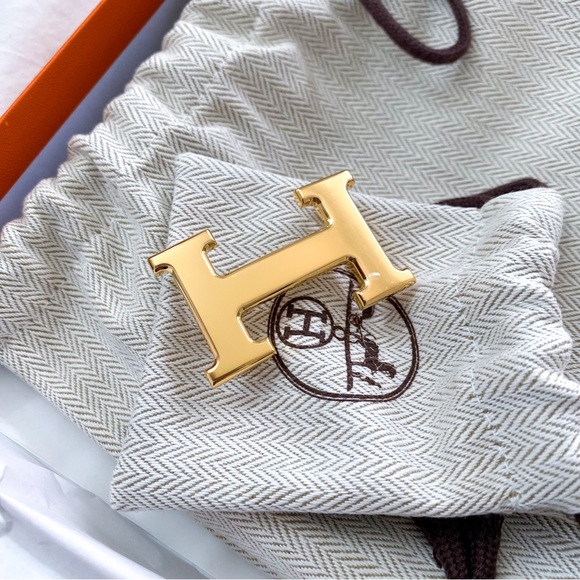 SOLD! 2024 NIB Hermes Constance 24 Belt in Noir/Gold with Gold HW - Picture 2 of 8